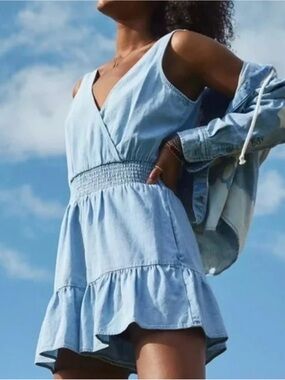 NEW AE American Eagle Denim Ruffle Romper Dress Size Large NWT Blue Chambray l16